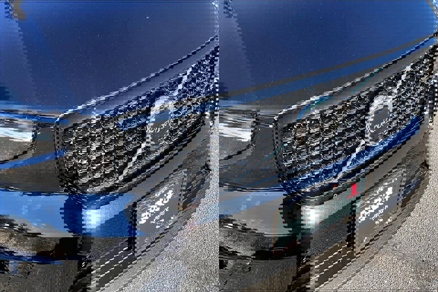 Used 2023 Volvo XC40 B5 Plus w/ Driver Assist Package image 30