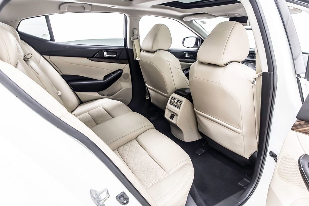Used 2018 Nissan Maxima Platinum image 35