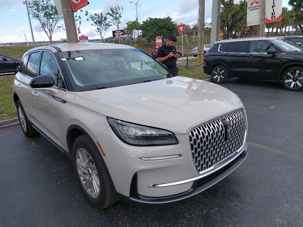 Used 2024 Lincoln Corsair FWD image 3