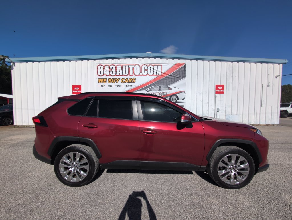 Used 2019 Toyota RAV4 XLE Premium w/ Cold Weather Package FWD image 10