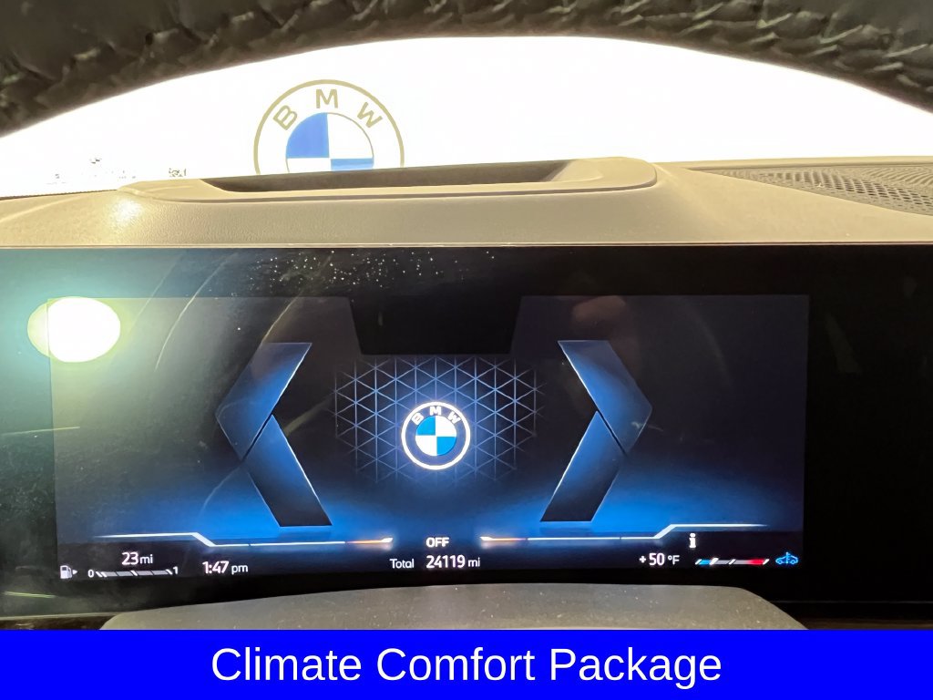 Used 2024 BMW X7 xDrive40i w/ M Sport Package AWD/4WD image 4
