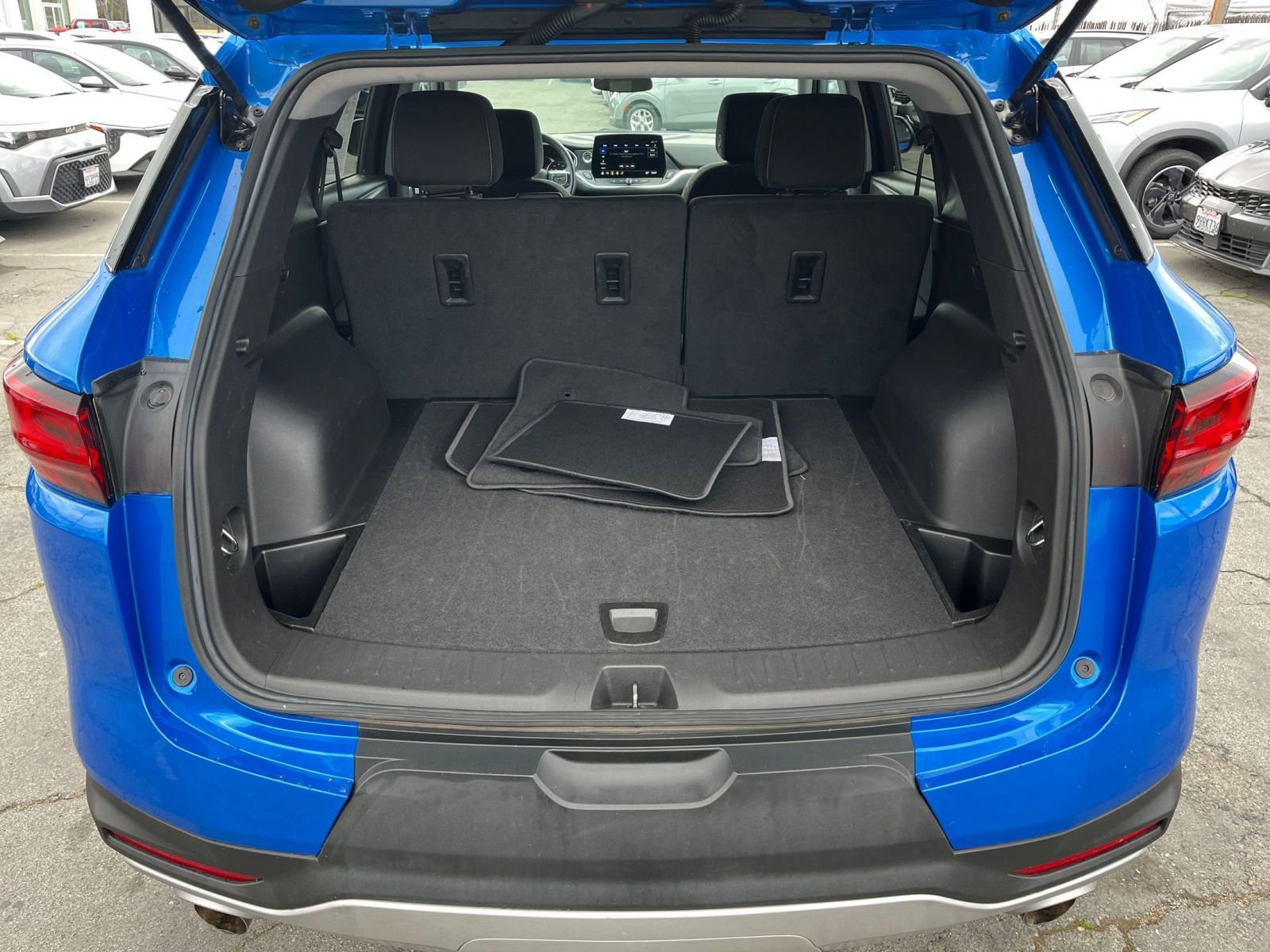 Used 2025 Chevrolet Blazer LT image 32