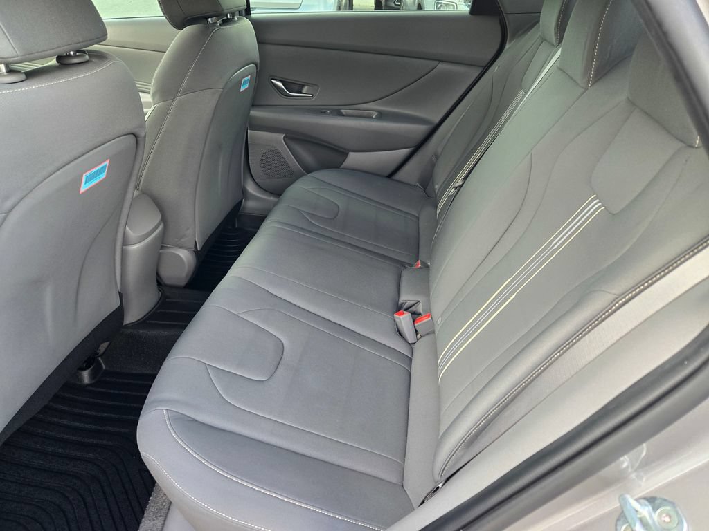 Used 2023 Hyundai Elantra SEL w/ Convenience Package FWD image 23