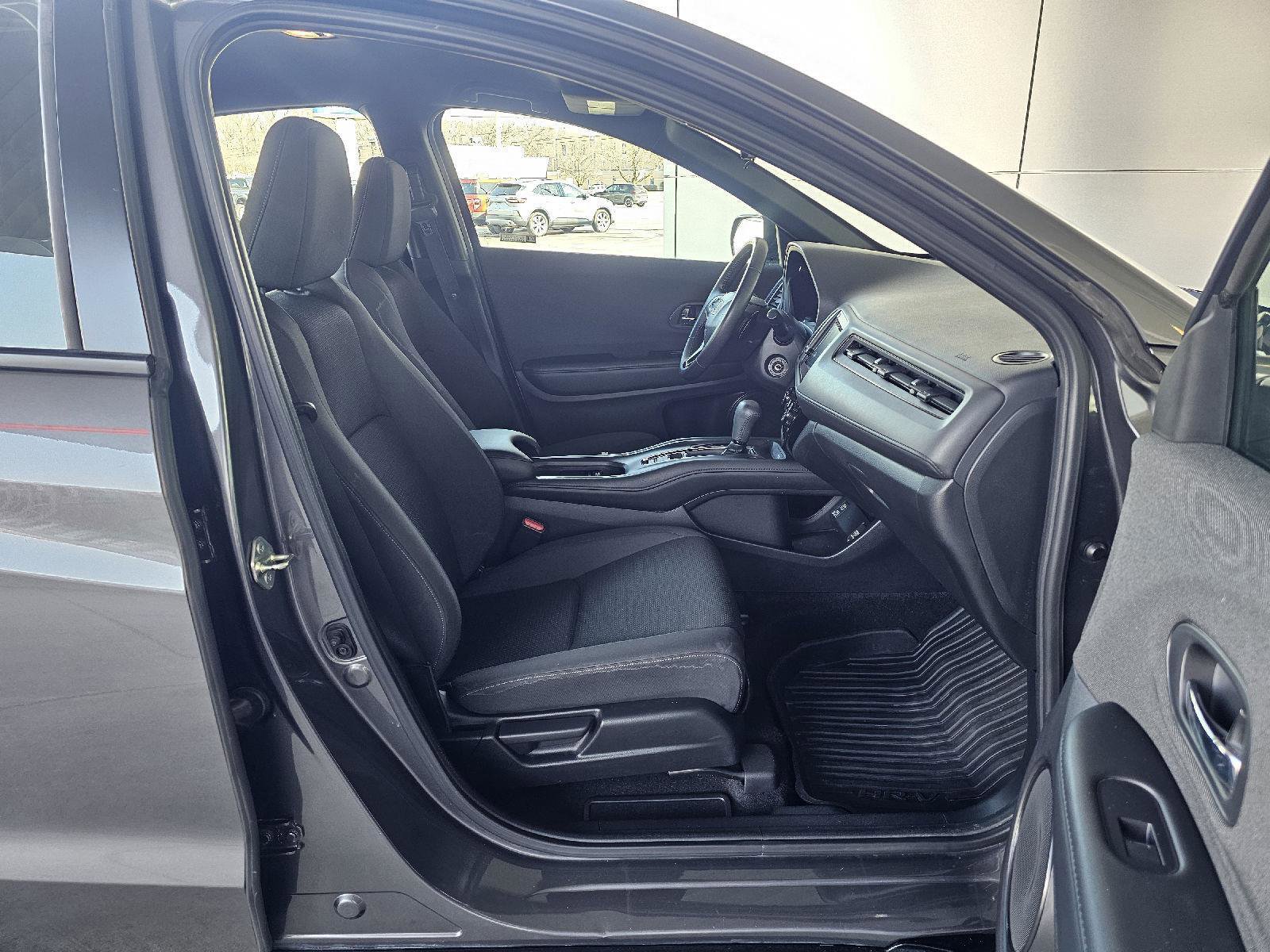 Used 2019 Honda HR-V Sport image 12