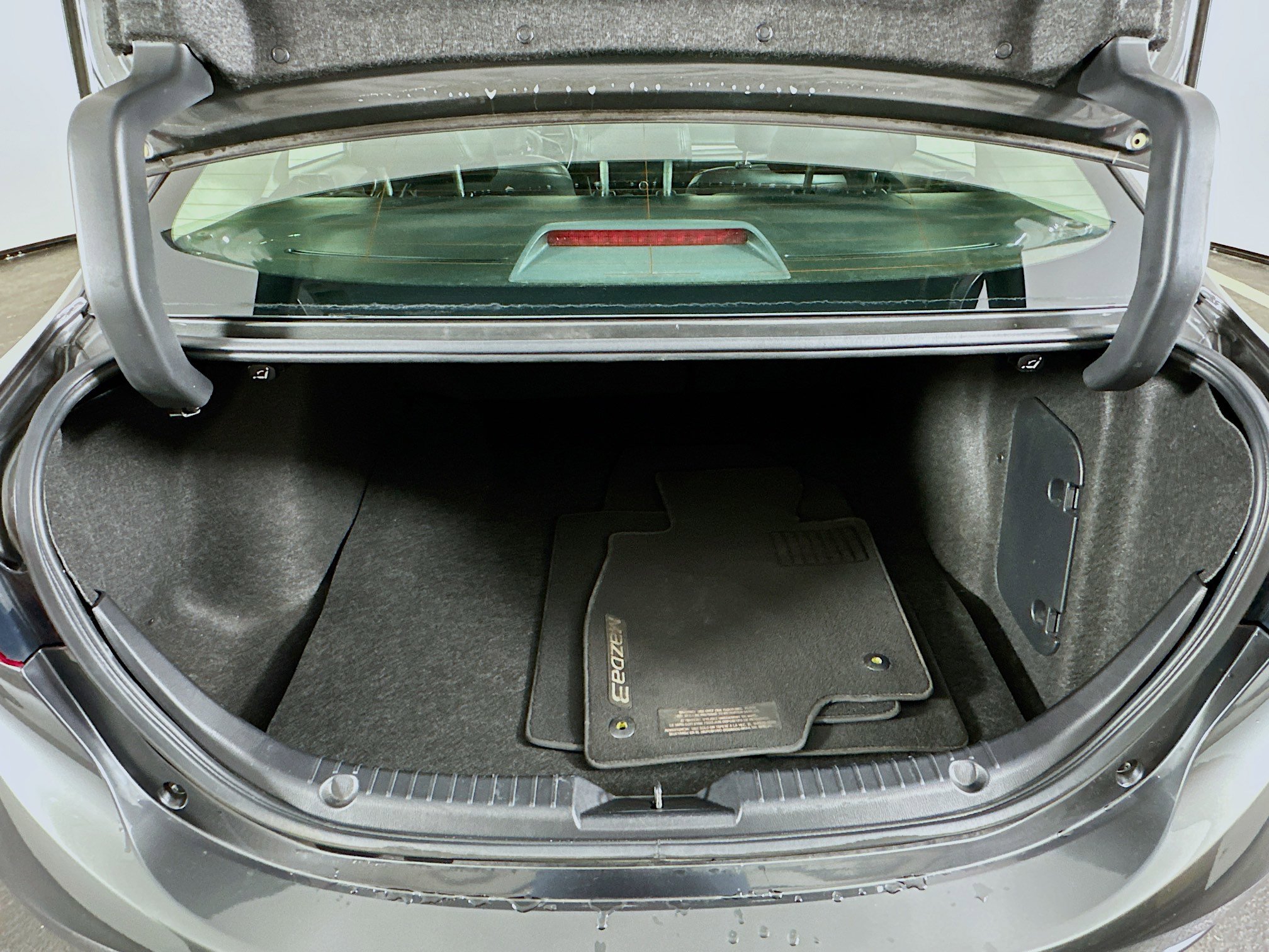 Used 2018 MAZDA MAZDA3 Touring image 29