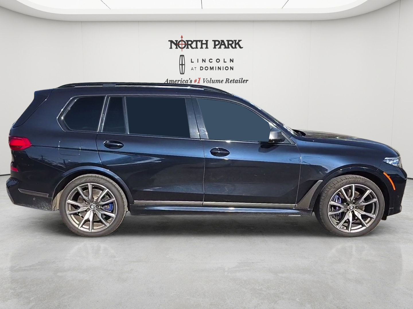 Used 2022 BMW X7 M50i w/ Dynamic Handling Package AWD/4WD image 6