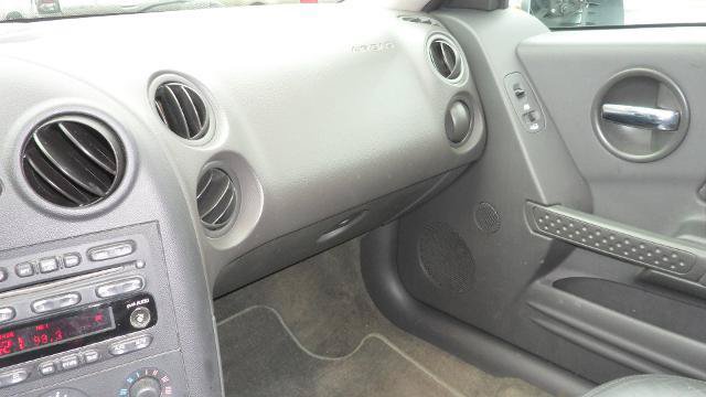 Used 2004 Pontiac Grand Prix GT2 w/ Leather Trim Pkg FWD image 23