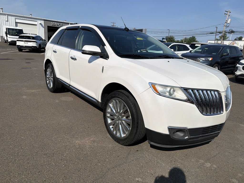 Used 2014 Lincoln MKX AWD w/ Equipment Group 102A image 7