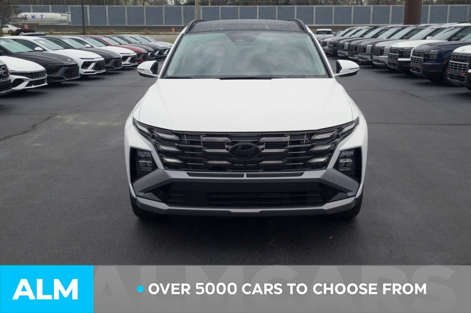 Used 2026 Hyundai Tucson Limited FWD image 2