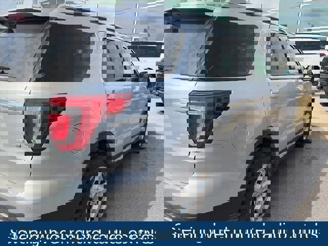 Used 2016 Ford Explorer XLT image 8