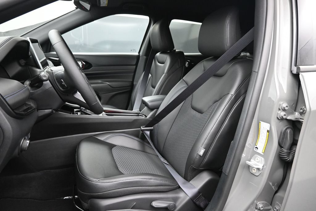 New 2026 Jeep Compass Latitude AWD/4WD image 2