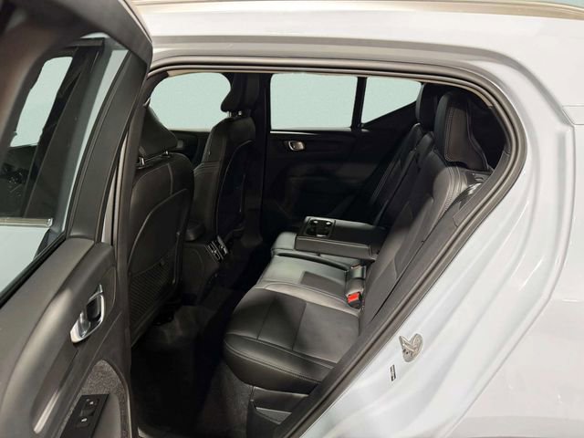 Used 2025 Volvo XC40 B5 Core AWD/4WD image 27
