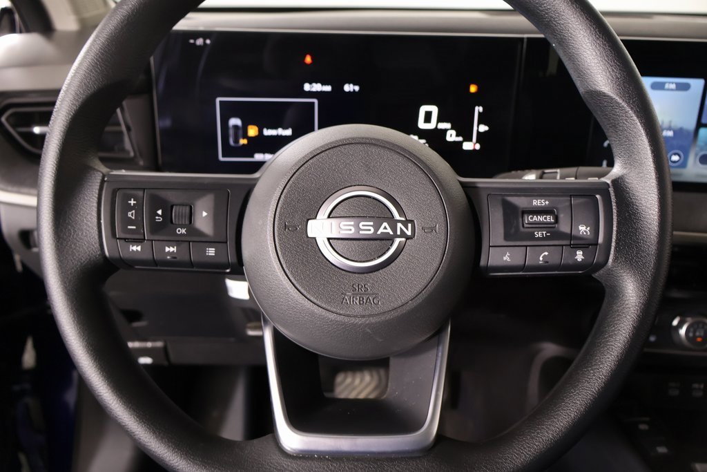 Used 2025 Nissan Kicks SV w/ SV Premium Package image 3