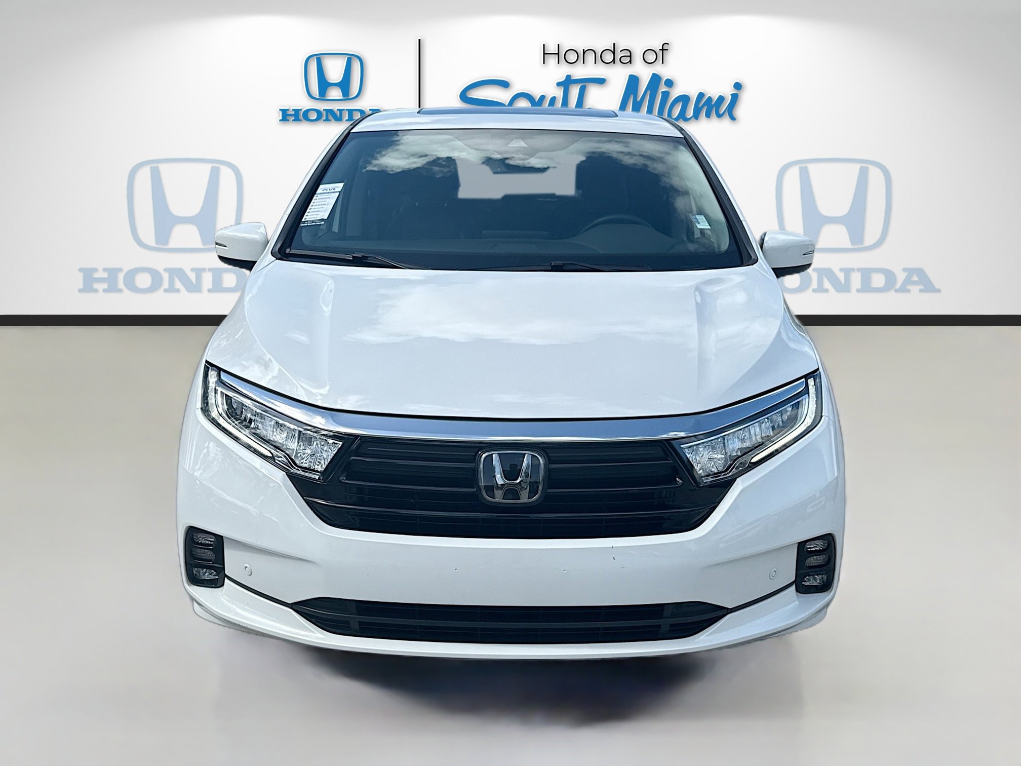 Used 2023 Honda Odyssey Elite image 2
