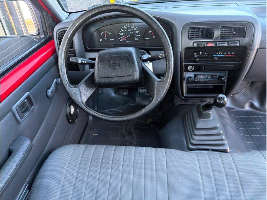Used 1995 Nissan Pickup 2WD Regular Cab image 13