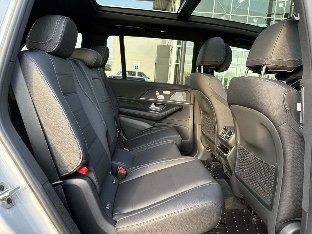 New 2026 Mercedes-Benz GLS 580 4MATIC image 16
