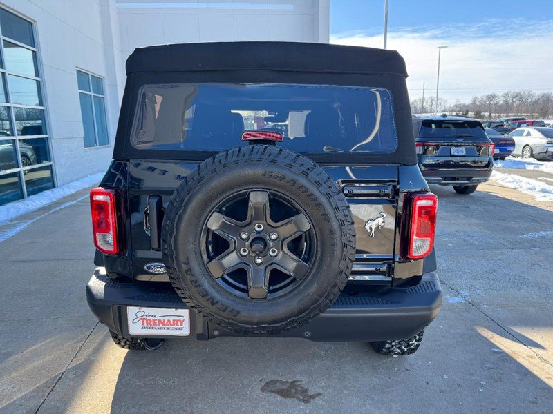 Used 2022 Ford Bronco Black Diamond image 4