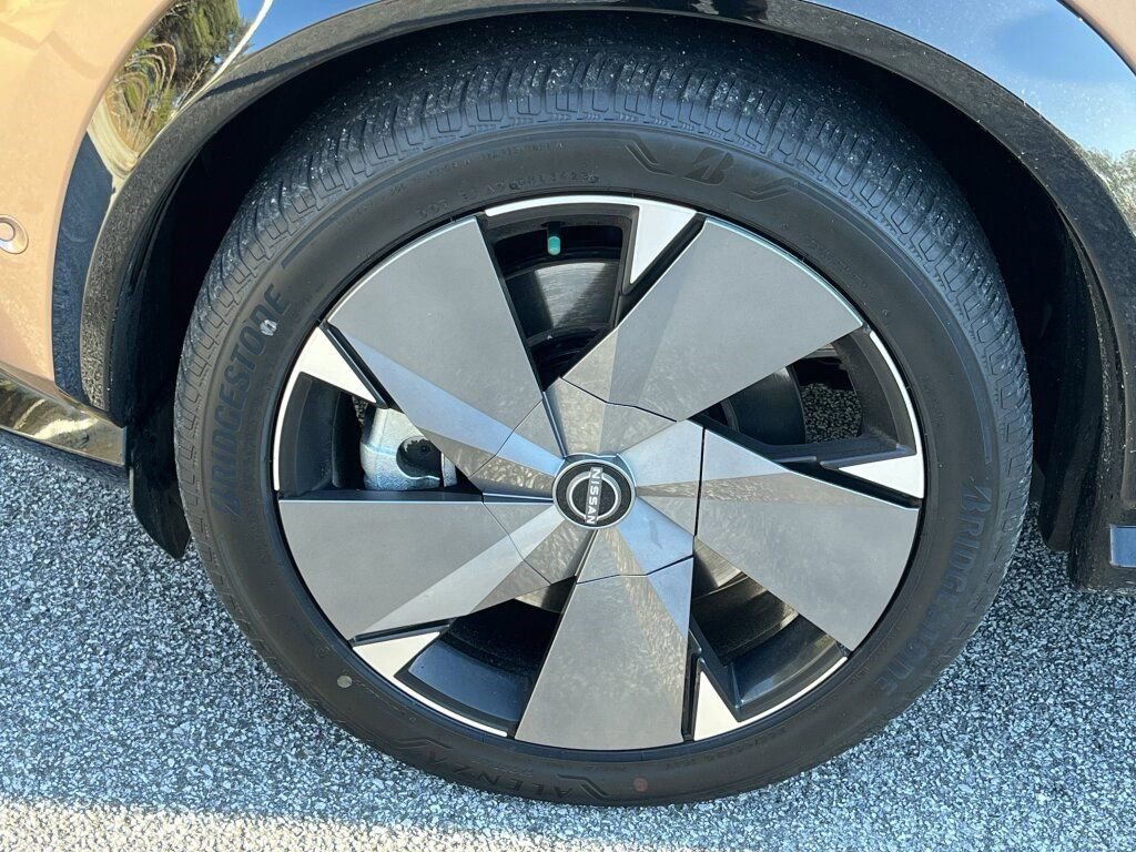 Certified 2024 Nissan Ariya AWD image 32
