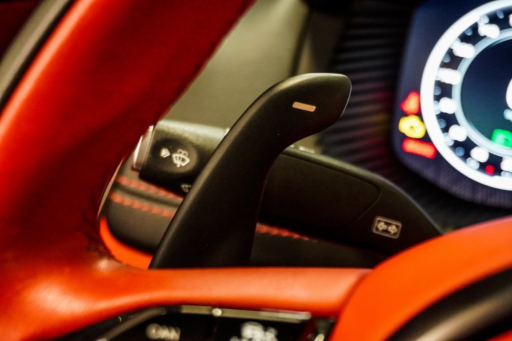 Used 2021 Aston Martin DBX image 32