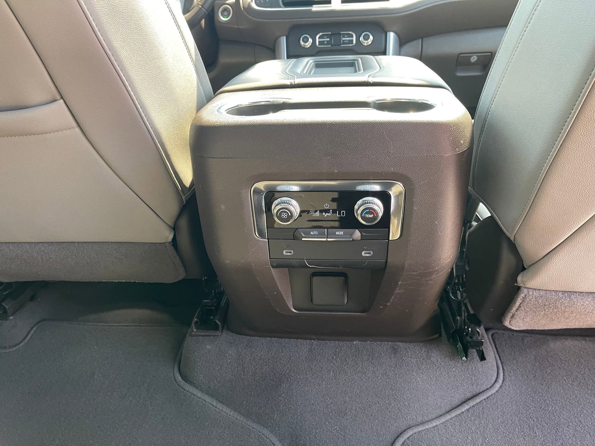 Used 2023 GMC Yukon SLT image 27