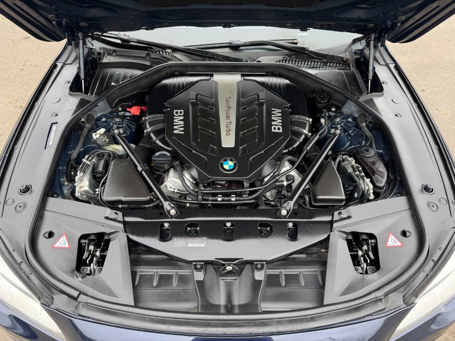 Used 2014 BMW 750Li xDrive AWD/4WD image 24