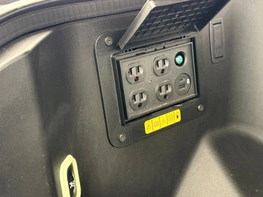 Used 2023 Ford F150 Lightning Lariat AWD/4WD image 11