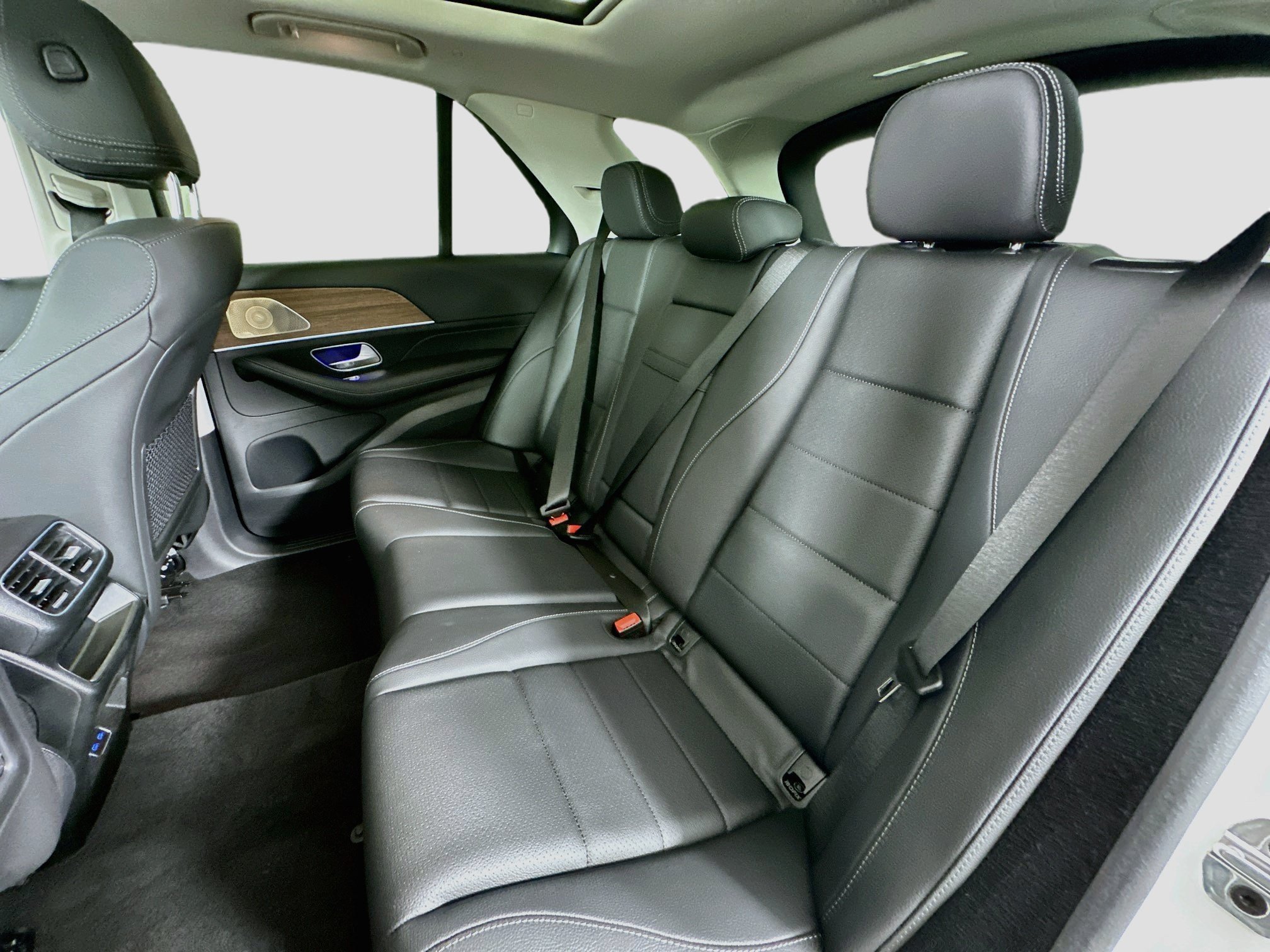 Certified 2025 Mercedes-Benz GLE 350 4MATIC w/ Winter Package image 32