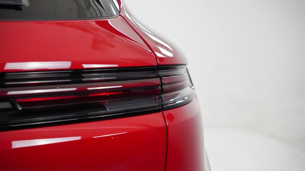 Certified 2025 Porsche Cayenne image 12