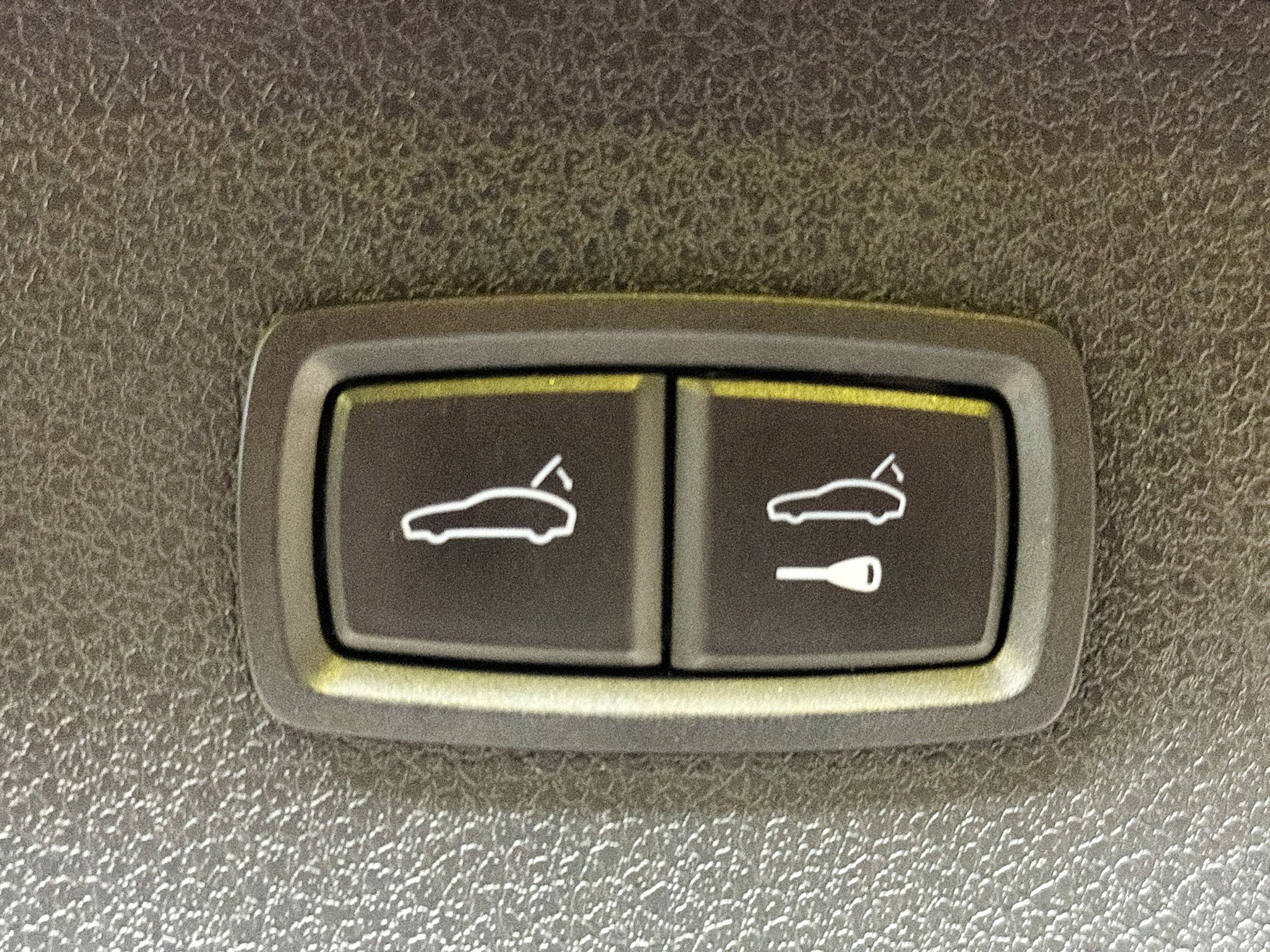 Certified 2022 Porsche Macan AWD/4WD image 20