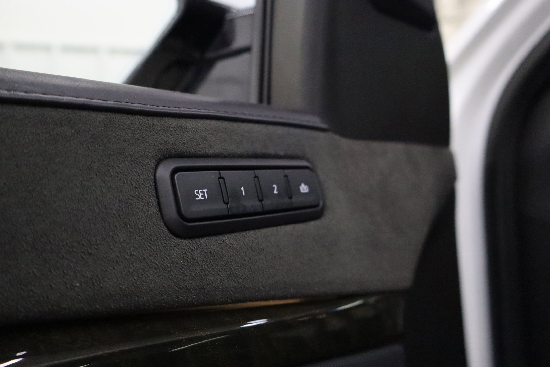 Used 2020 Cadillac Escalade Platinum image 15