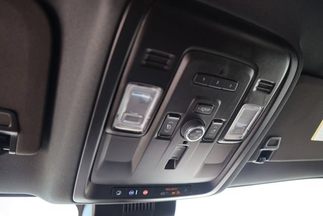 Used 2024 Chevrolet Tahoe High Country AWD/4WD image 25