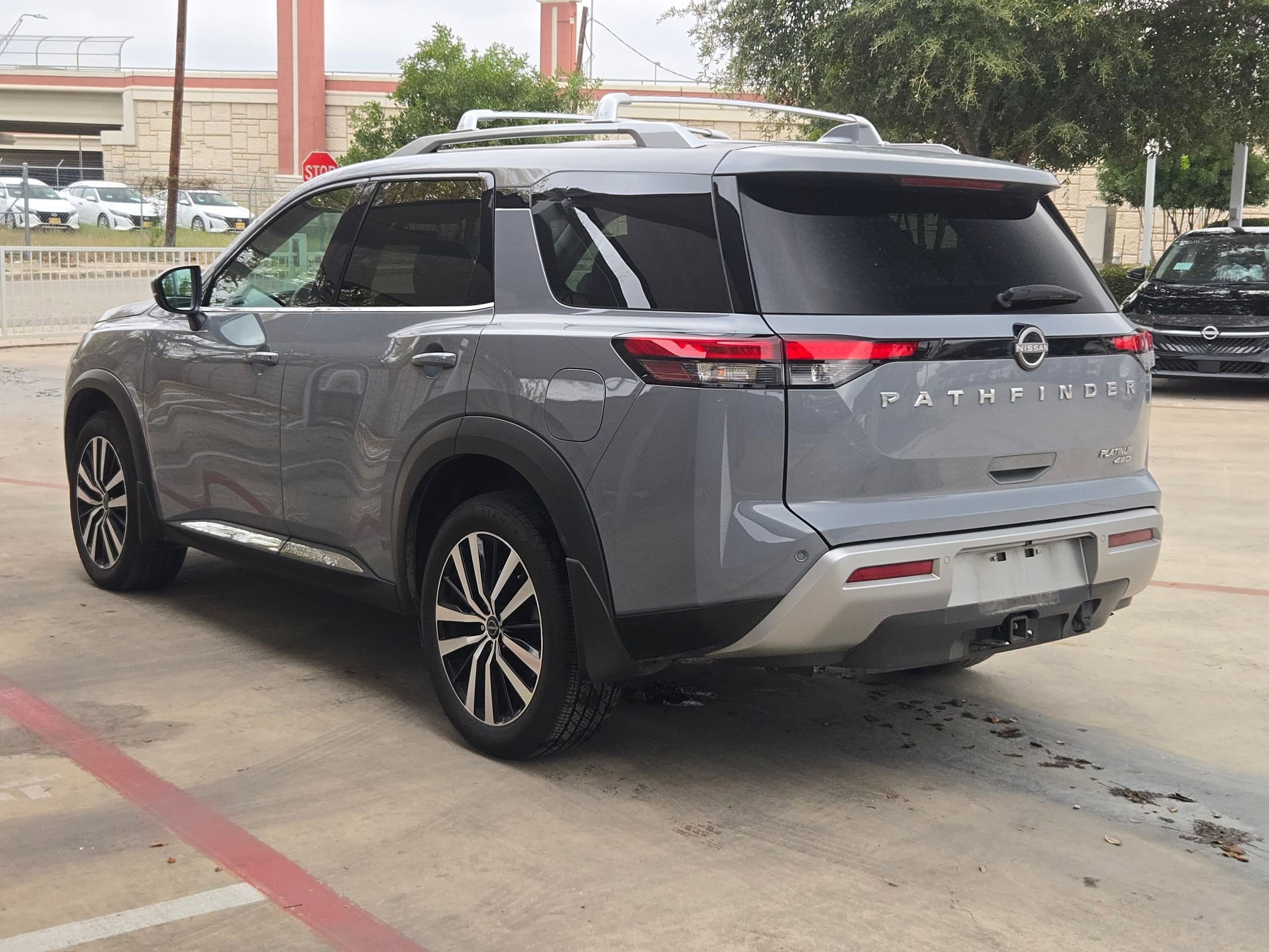 Certified 2024 Nissan Pathfinder Platinum w/ Cargo Package image 5