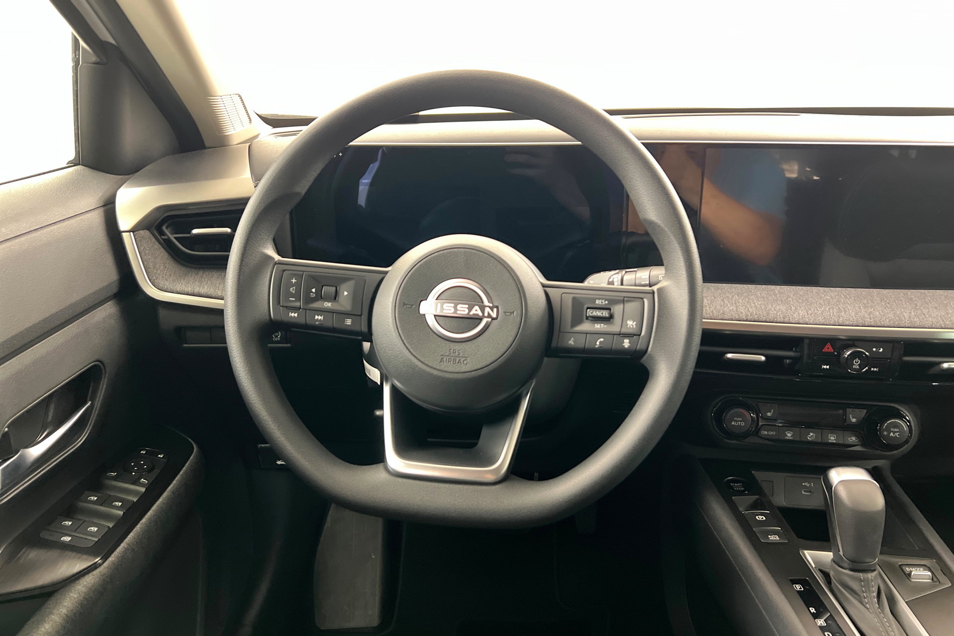New 2026 Nissan Kicks SV w/ SV Premium Package FWD image 12
