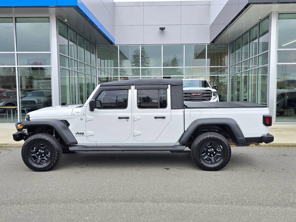Used 2021 Jeep Gladiator Sport image 2