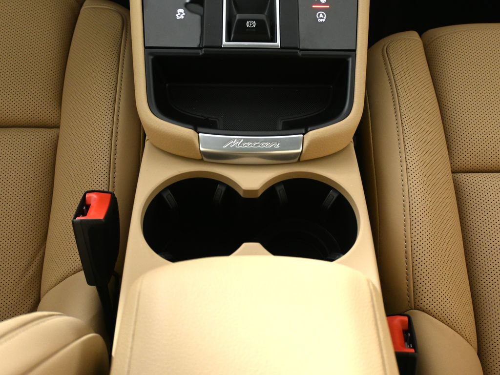 Used 2026 Porsche Macan AWD/4WD image 27