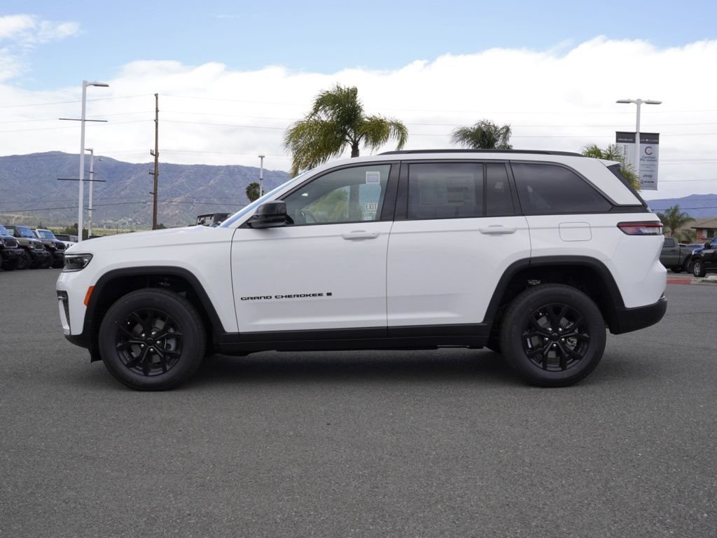 New 2026 Jeep Grand Cherokee Altitude AWD/4WD image 7
