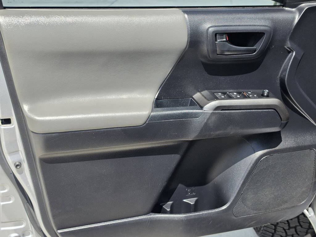 Used 2019 Toyota Tacoma SR5 RWD image 14