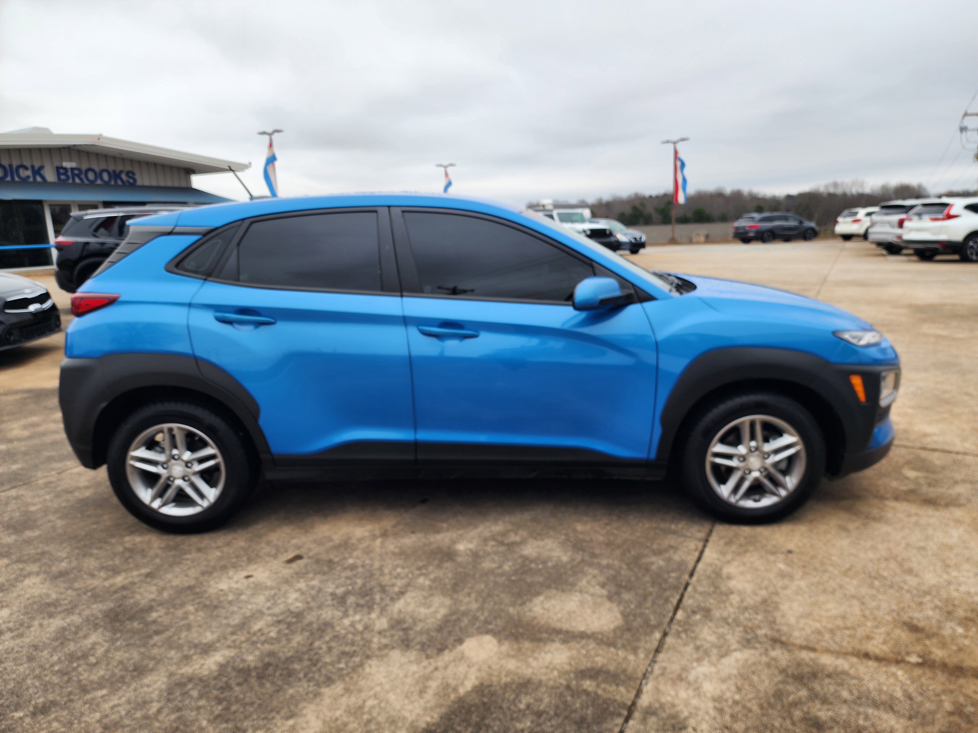 Used 2021 Hyundai Kona SE image 3