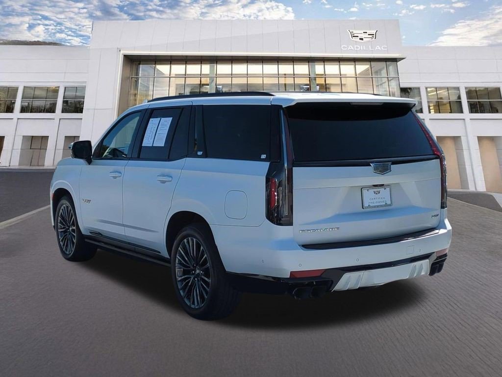 Certified 2024 Cadillac Escalade V w/ Heavy-Duty Trailer Package image 6