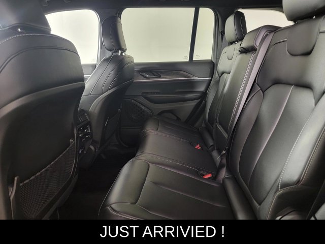 Used 2024 Jeep Grand Cherokee Limited AWD/4WD image 15