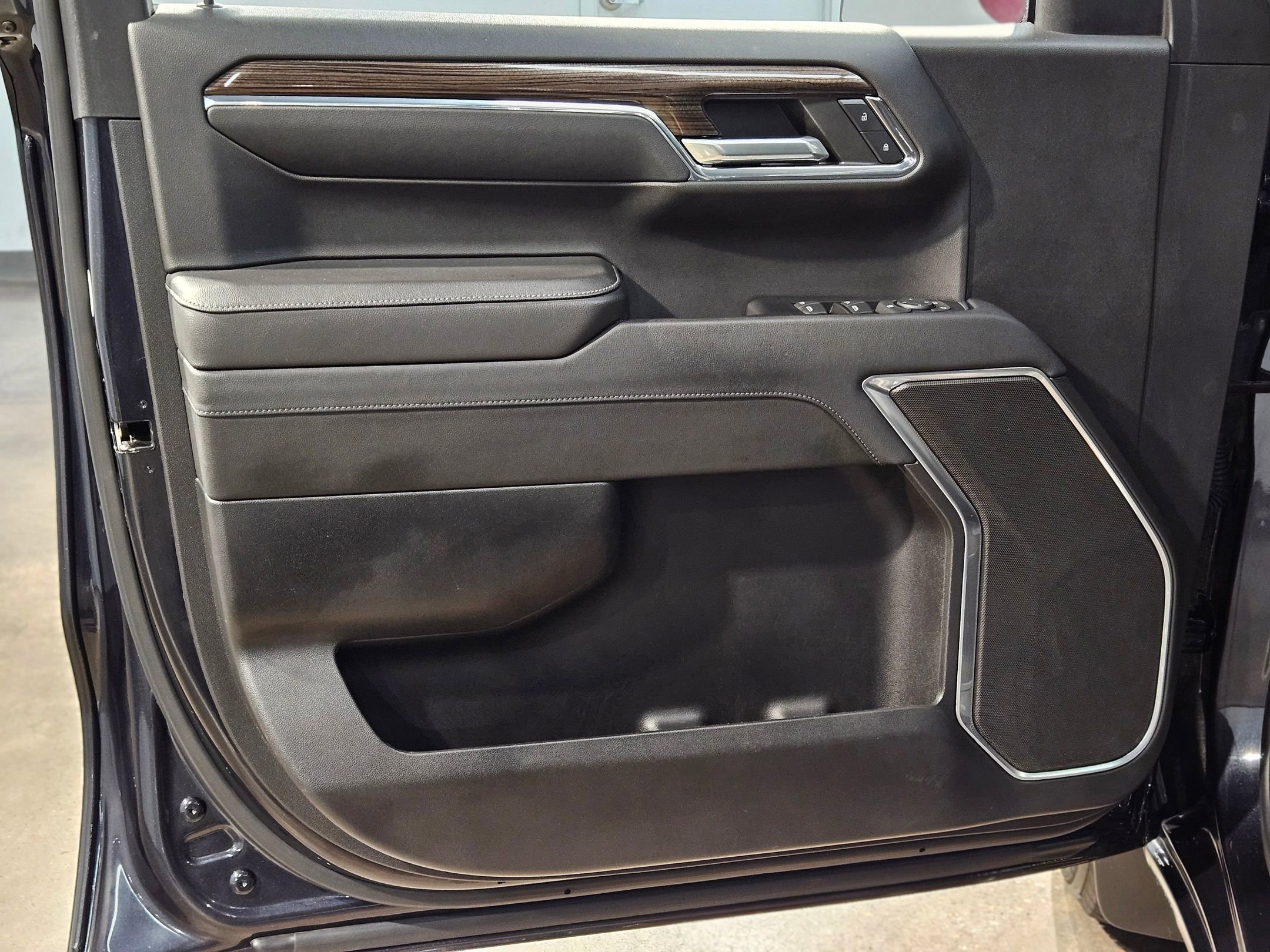 Used 2023 Chevrolet Silverado 1500 LT image 20