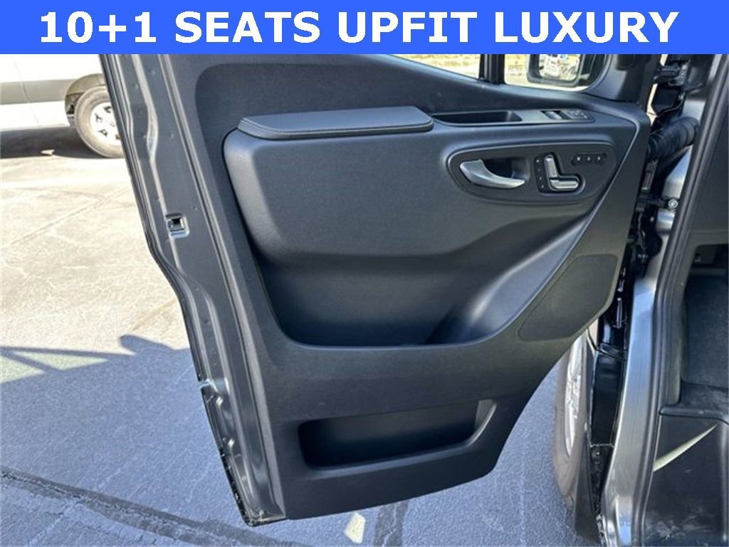 Used 2023 Mercedes-Benz Sprinter 2500 image 18