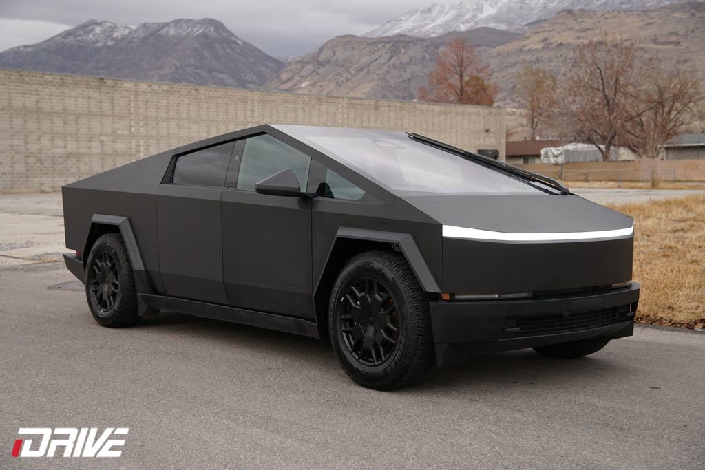 Used 2024 Tesla Cybertruck AWD Crew Cab image 1