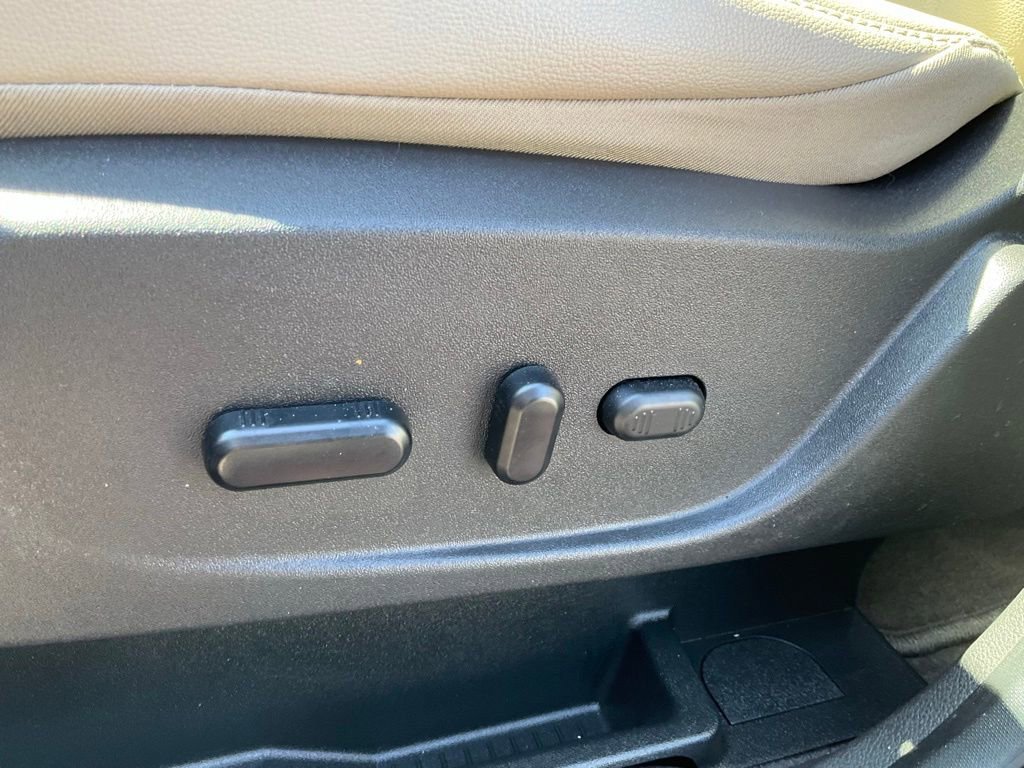 Certified 2019 Ford Escape Titanium image 17