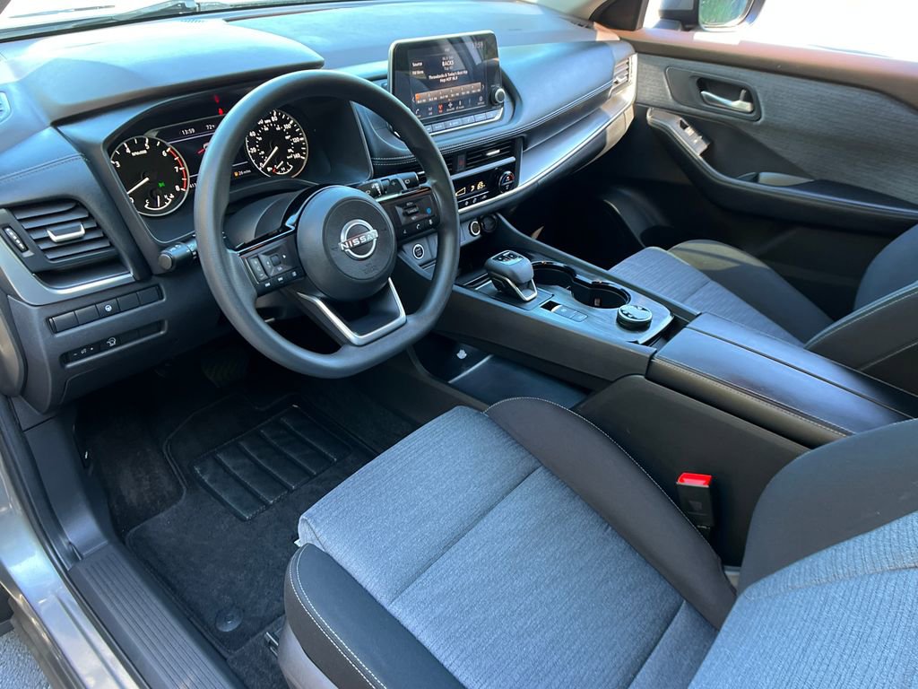 Used 2023 Nissan Rogue SV image 11