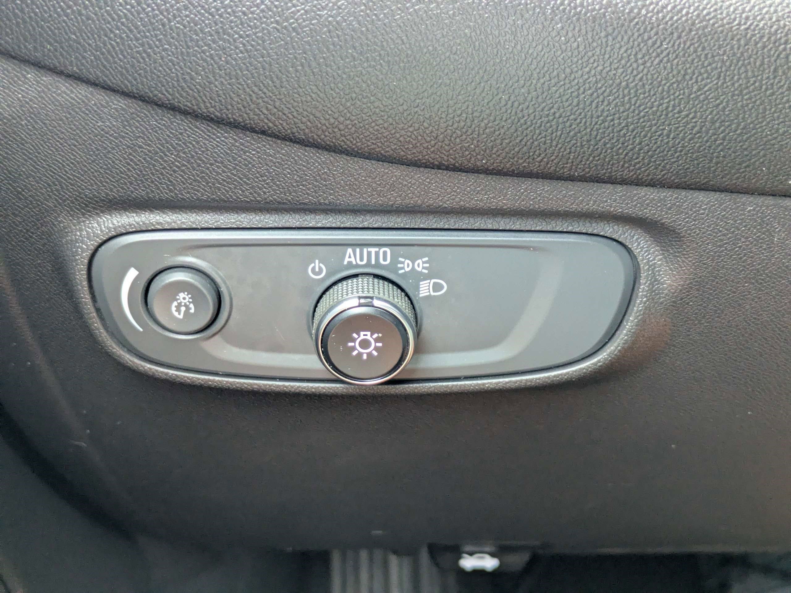 Used 2022 Chevrolet Equinox LT FWD image 22
