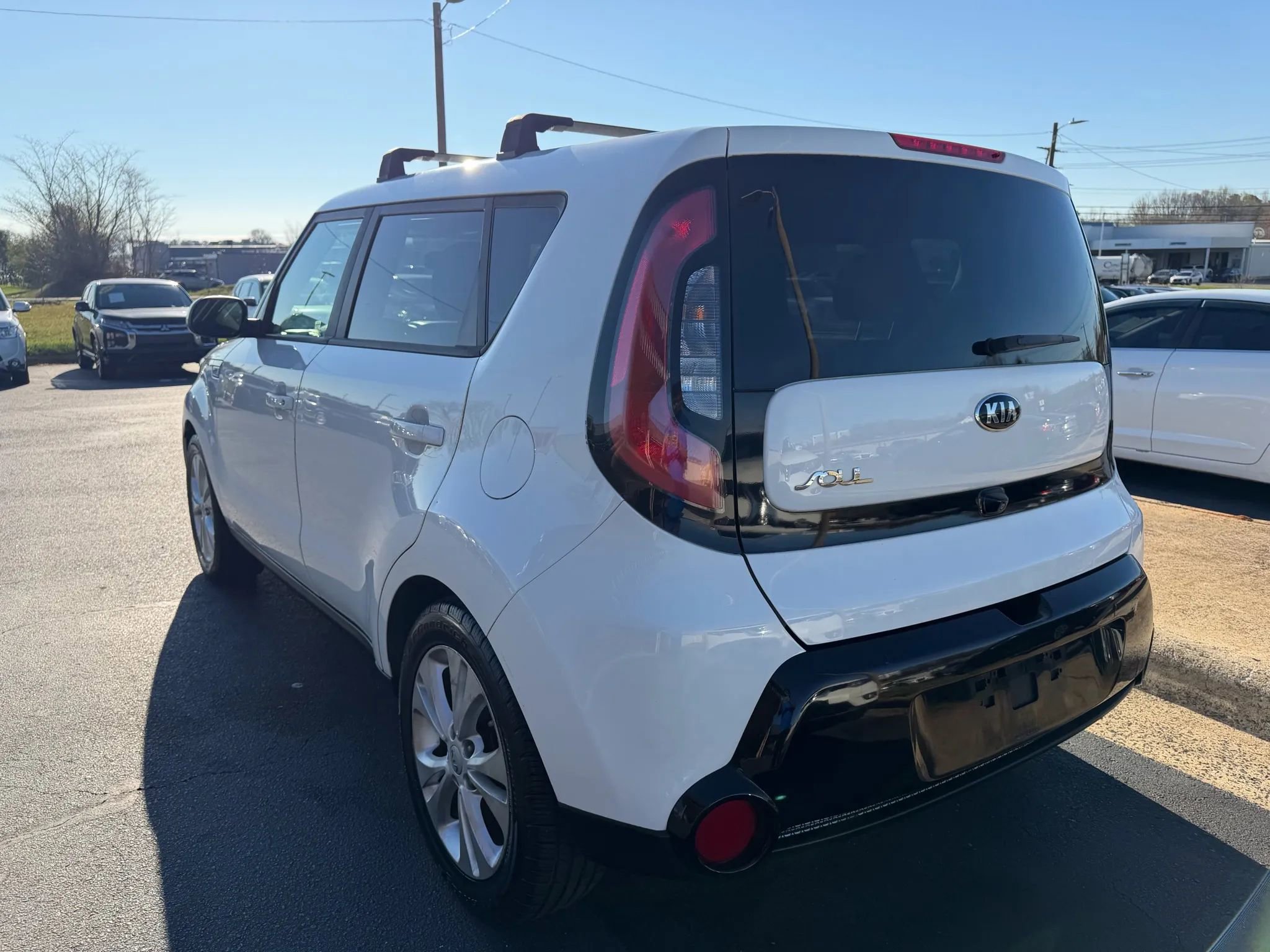 Used 2016 Kia Soul + image 5
