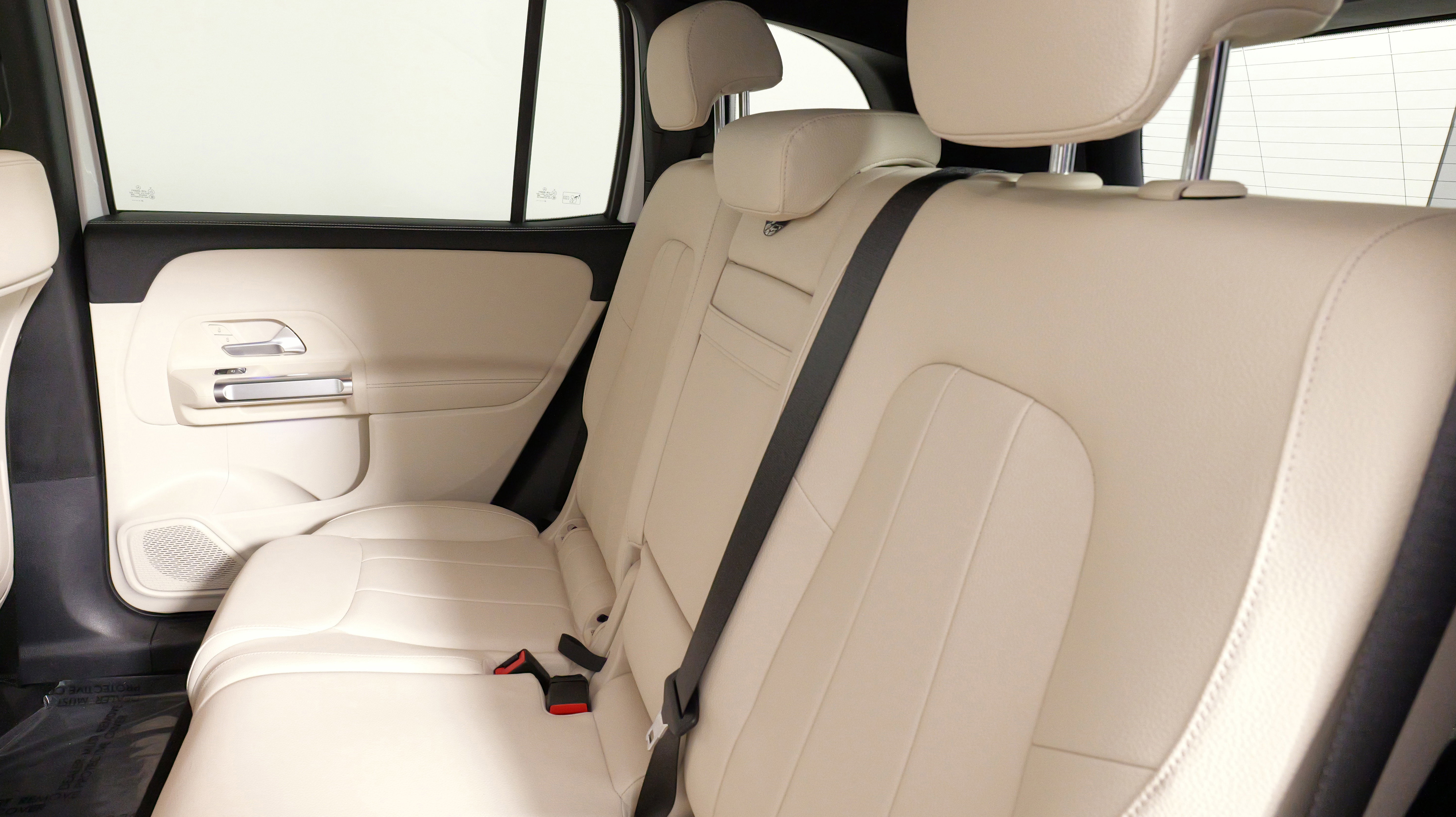 Used 2022 Mercedes-Benz GLB 250 4MATIC image 40