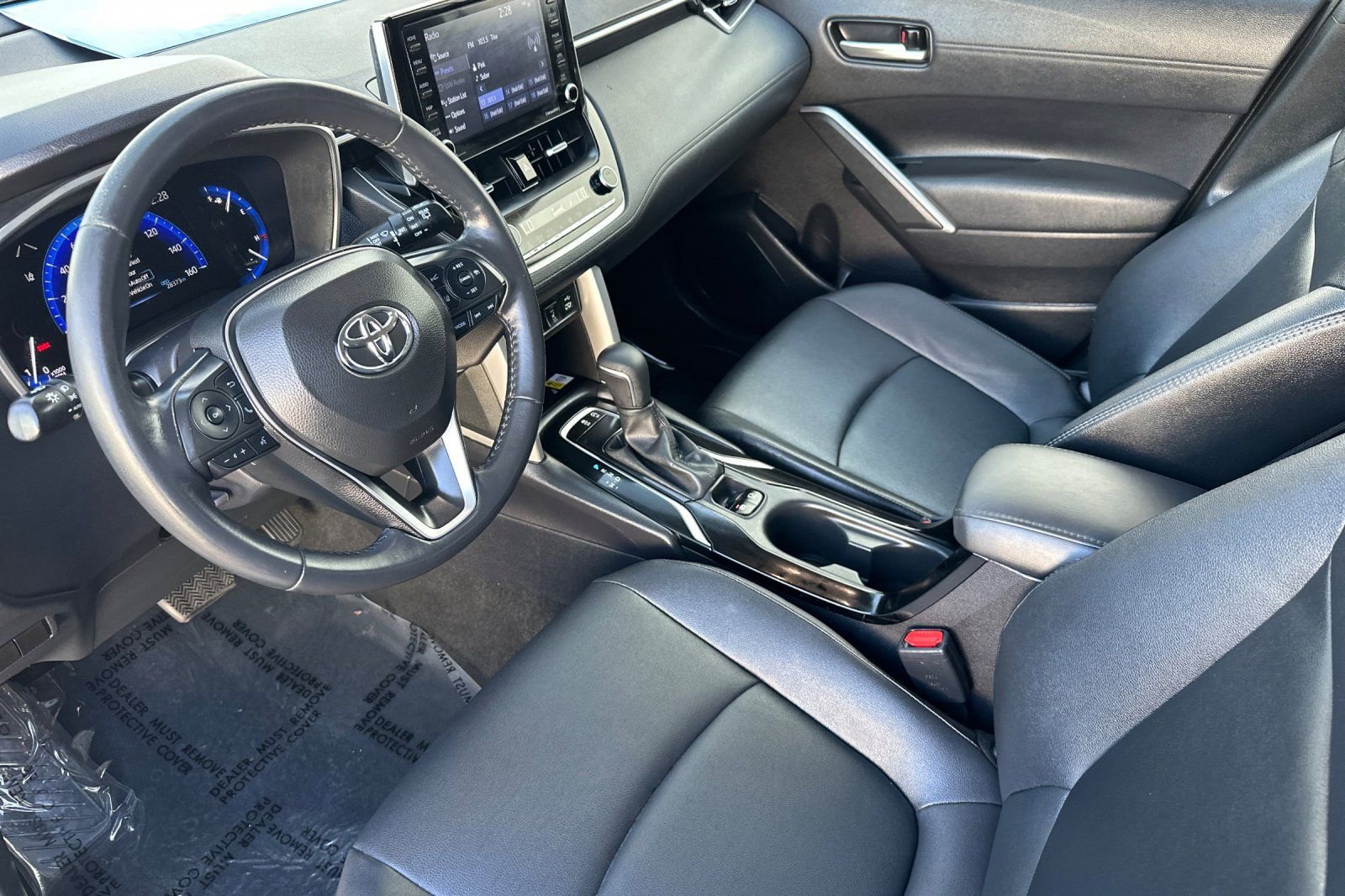 Used 2022 Toyota Corolla Cross XLE image 10