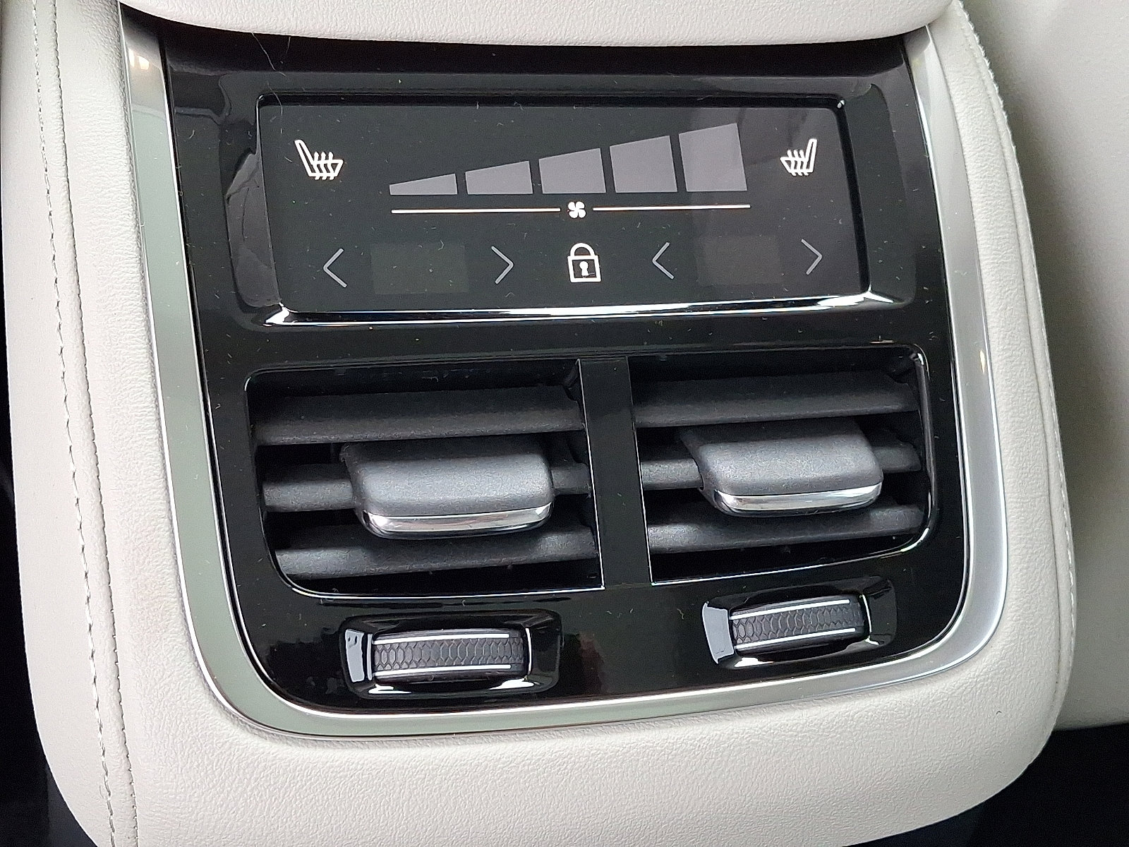 New 2026 Volvo XC90 T8 Ultra image 7